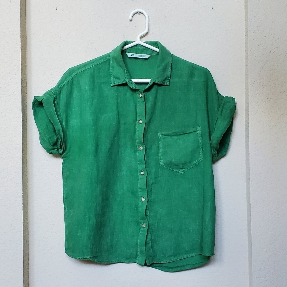 Zara Juniors Button Down Shirt.   Size M